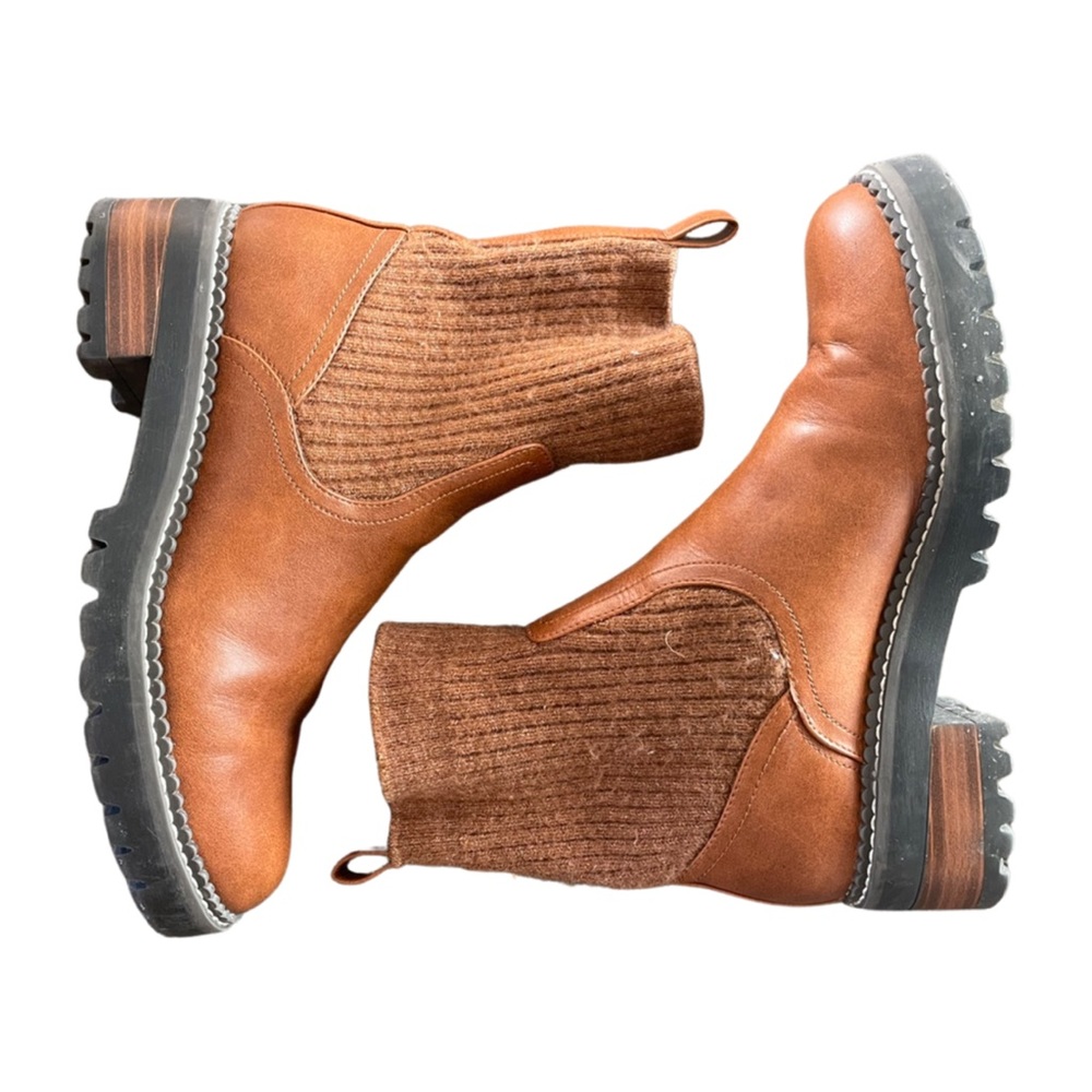 Target Booties size 8.5, perfect for fall and winter!
.
